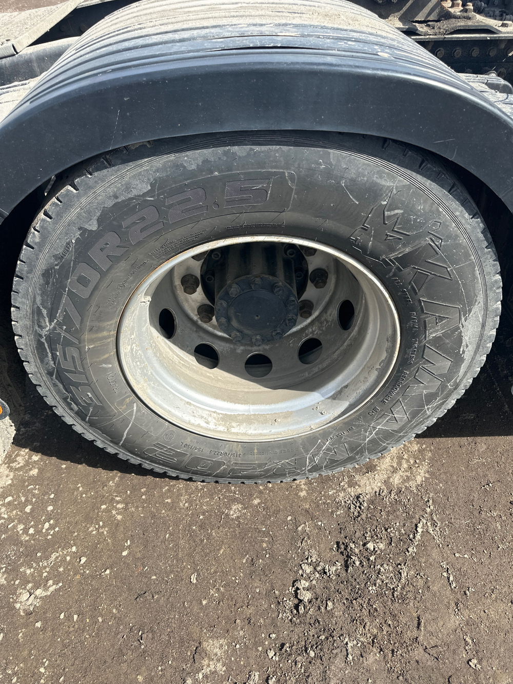 Foton AUMAN 4x2 Седельный тягач BJ4189SLFKA (Дизельный, 11,8 л, 470 л.с. АТ)