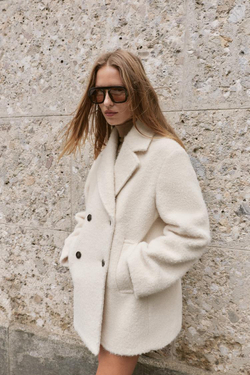 ZARA ПОЛУПАЛЬТО ИЗ БУКЛЕ, ЭКРЮ