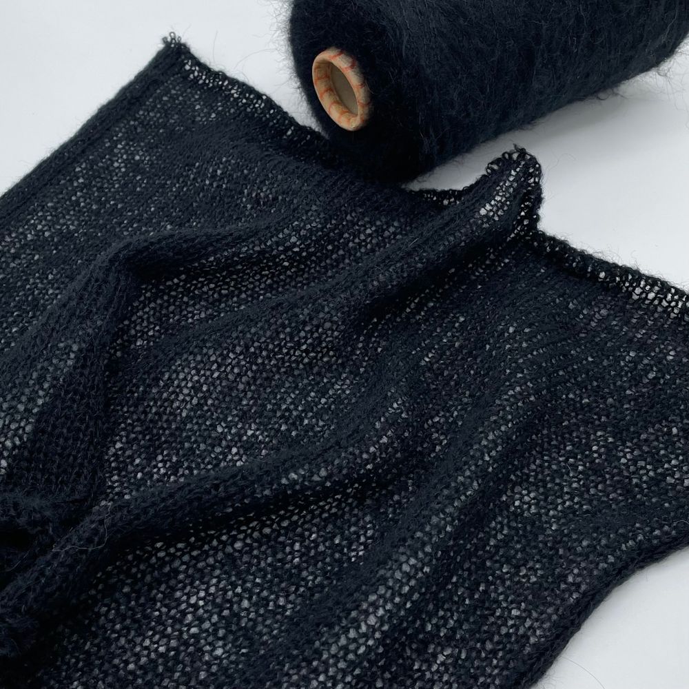 Бобинная пряжа для вязания (250 гр) Lagopolane 30% вспушеная альпака 30% полиамид 40% полиакрил