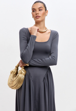 Платье с рукавами и драпировкой