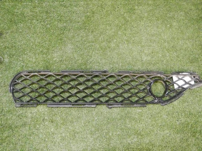 Решетка радиатора верхняя правая Mercedes S C217 (2013-2017) AMG