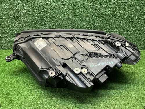 Фара правая Mercedes S W223 (20-нв) Digital Light