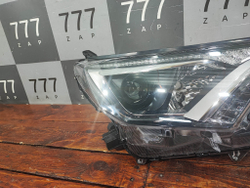 Фара правая галоген Toyota RAV4 IV (XA40) 15-19 Б/У Оригинал 8113042650