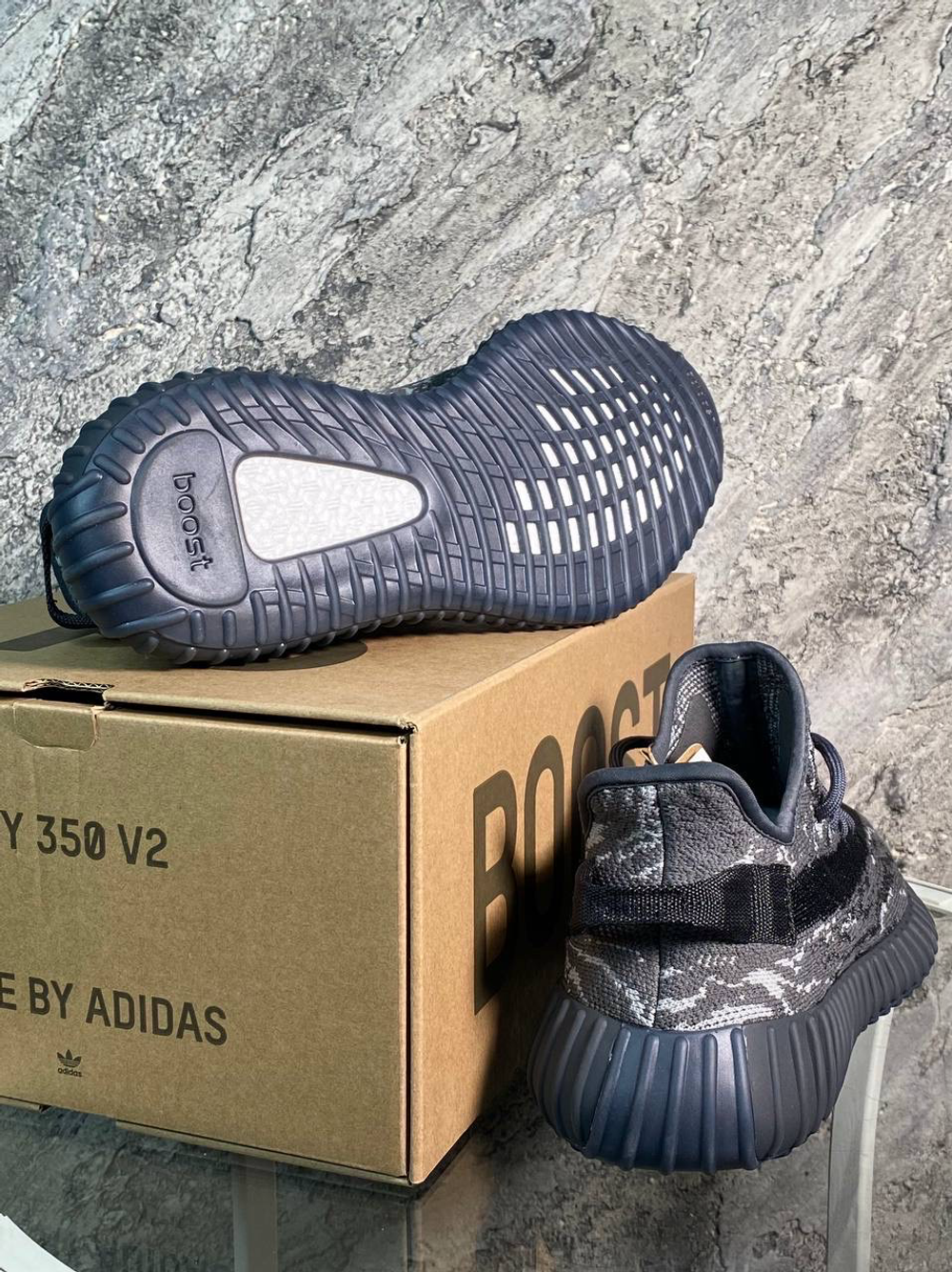 Кроссовки Adidas