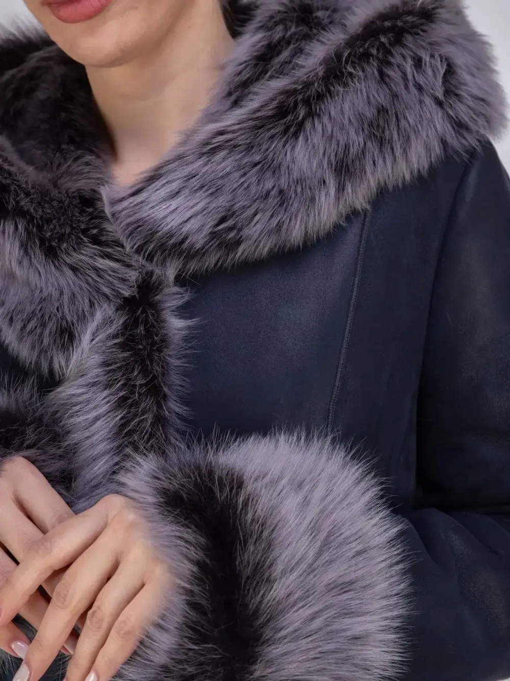 Дубленка зимняя натуральная с капюшоном длинная и теплая