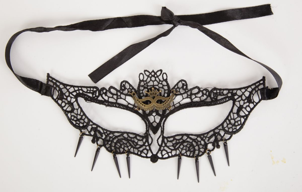 Кружевная маска с шипами по низу (Цвет: черный)