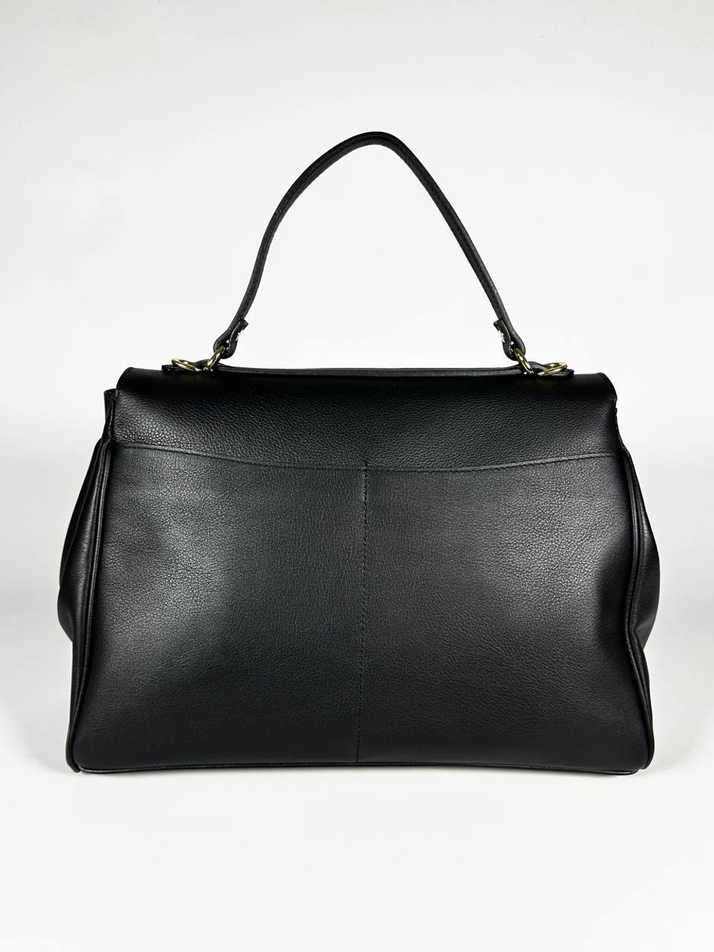 Женская сумка из натуральной кожи ягненка черного цвета