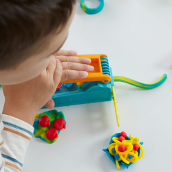 Play-Doh - Ciastolina Веселая фабрика 3 тюбика + аксессуары F8805 / артикул   F8805  / GTIN 5010996204646
