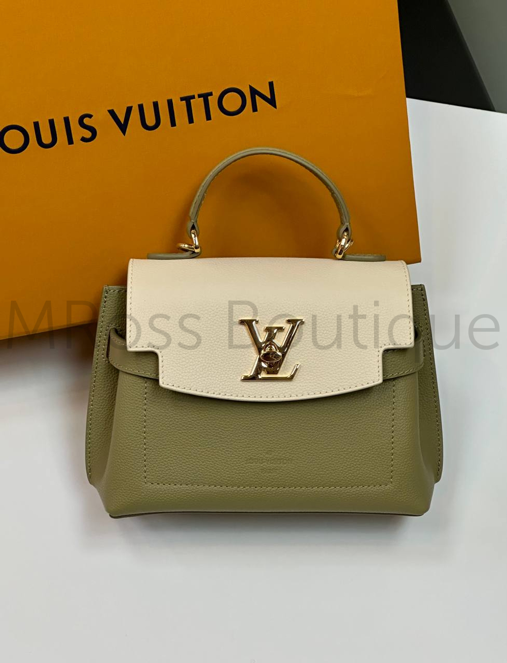 Сумка хаки Lockme Ever Mini Louis Vuitton с бежевым клапаном
