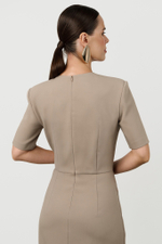 Платье-футляр