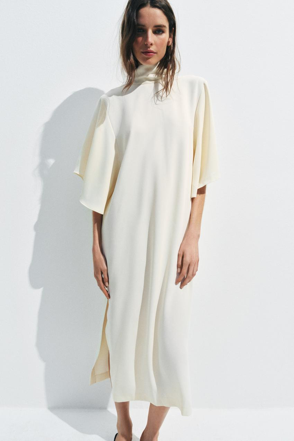 ZARA ПЛАТЬЕ МИДИ СВОБОДНОГО КРОЯ — ZW COLLECTION, СВЕТЛО-БЕЖЕВЫЙ