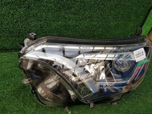 Фара левая Toyota Rav 4 CA40 (2015-2019) LED