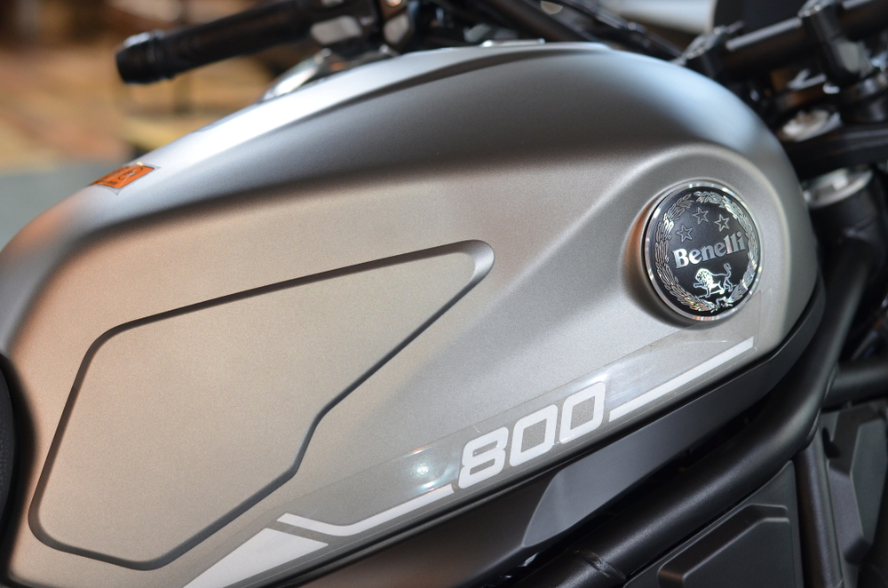 Benelli Leoncino 800