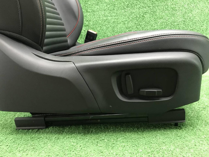 Сиденье Комплект сидений LR Discovery Sport 19-нв