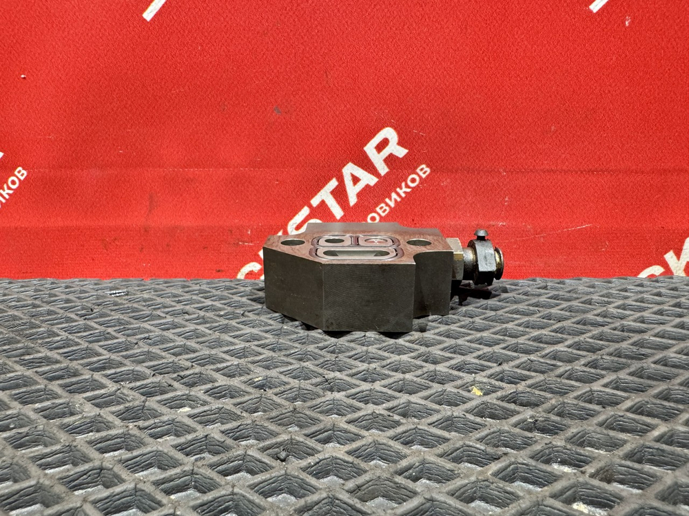 Клапан топливный обратный