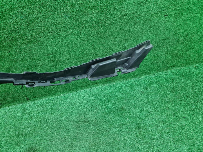 Кронштейн перед. бампера Mercedes C w206 21-нв AMG