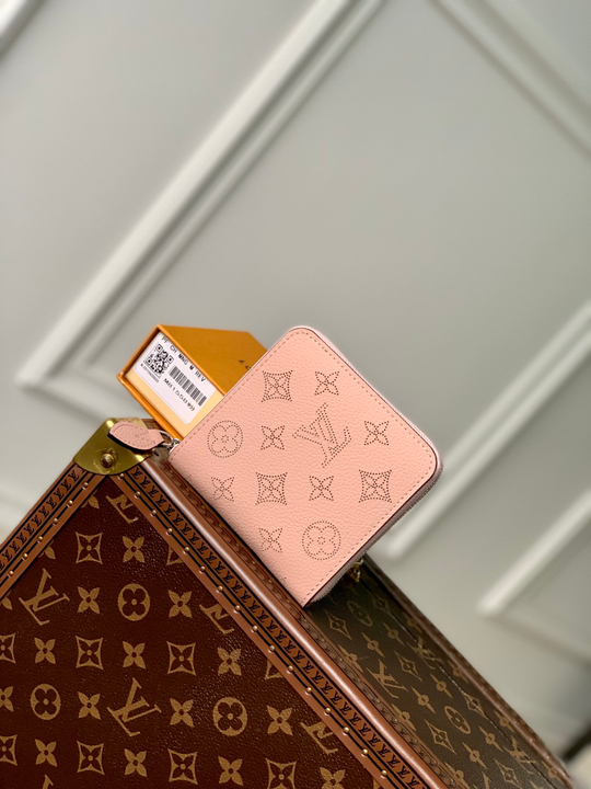 Louis Vuitton Zippy Compact Wallet