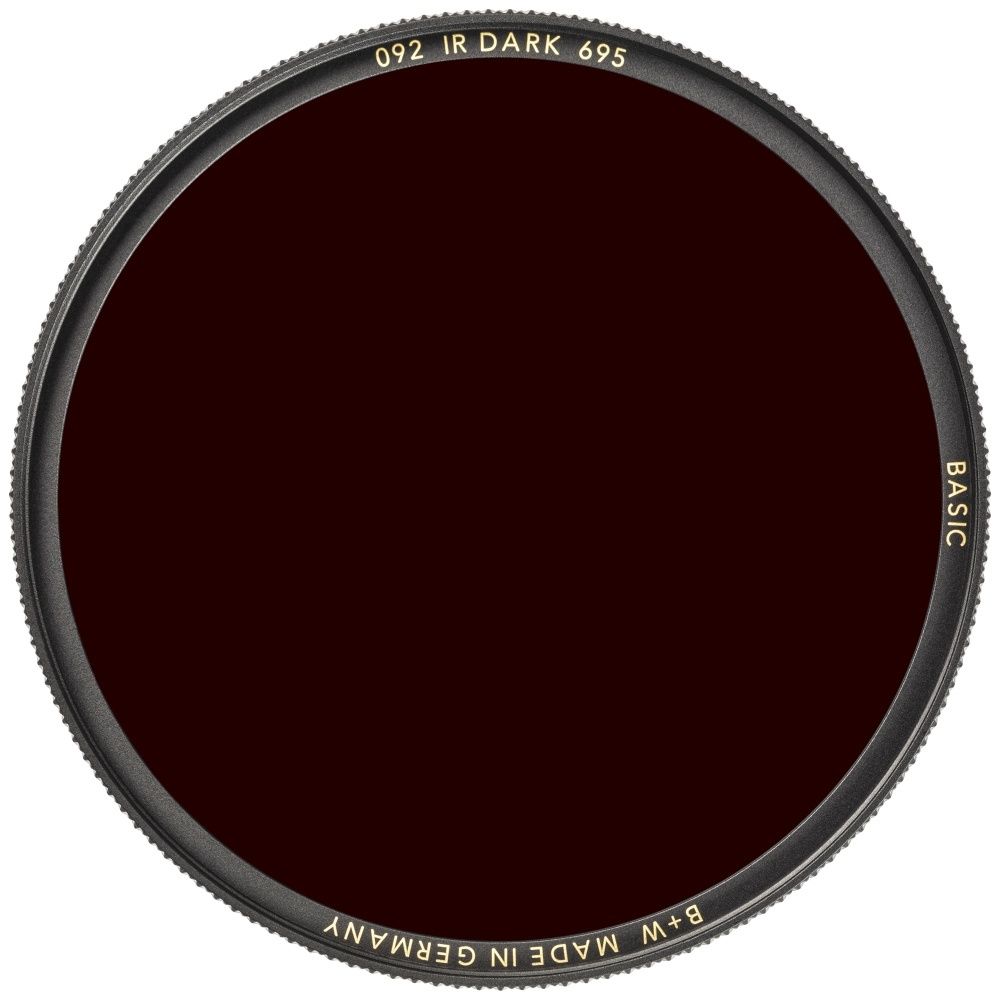 B+W BASIC 092 IR Black Red 695 77mm. Светофильтр инфракрасный для фотосъёмки
