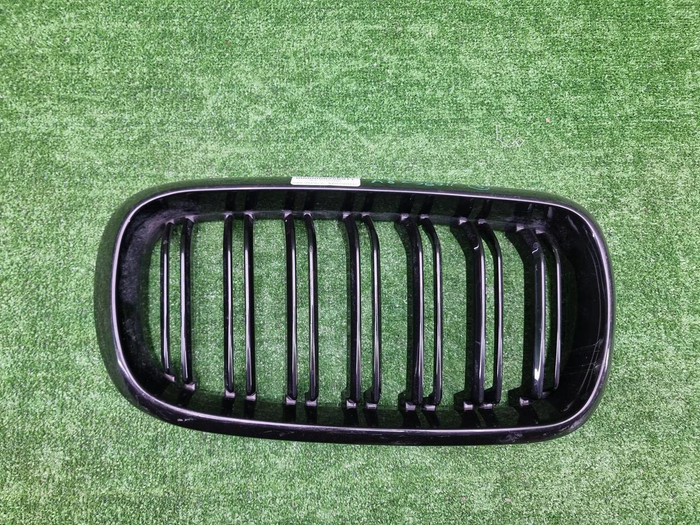 Решетка радиатора правая BMW X5 F15 X6 F16 (13-18)