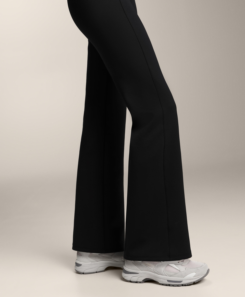 OYSHO Расклешенные брюки с высокой посадкой и эффектом неопрена, черный