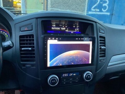 Магнитола для Mitsubishi Pajero 4 2006-2022 - Carmedia OL-9566 QLed, Android 13, TS20, CarPlay, SIM-слот