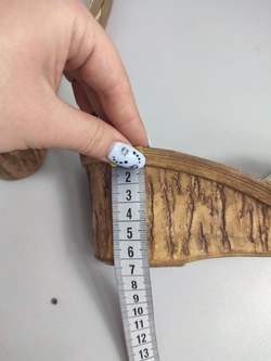 Босоножки золотистые кожаные 40 размер