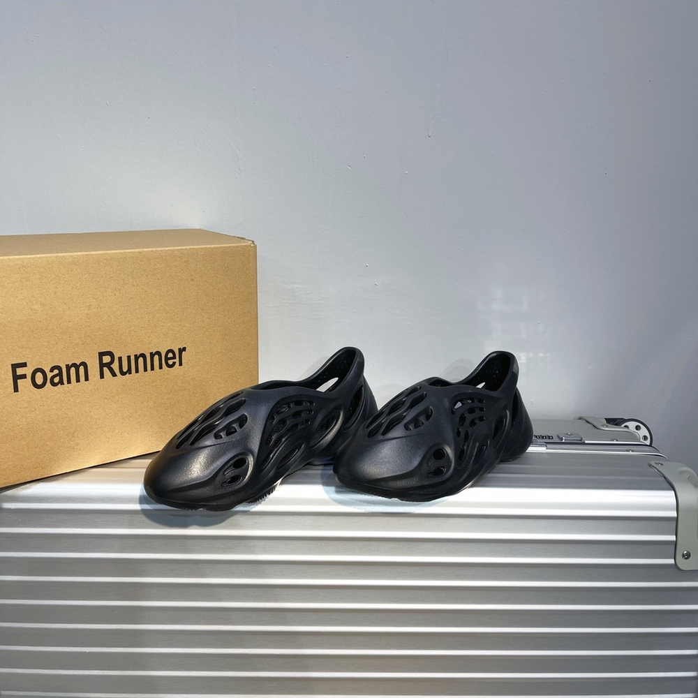 Adidas Yeezy Foam Runner