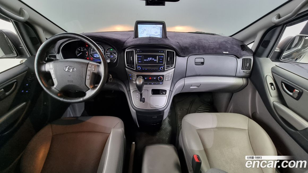Hyundai The New Grand Starex Van 5-и местный (09.2020)