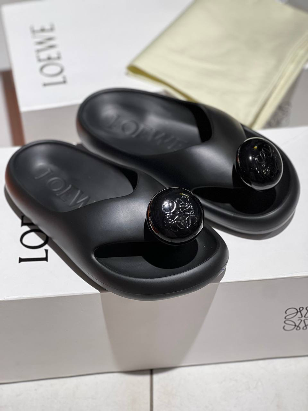 Шлепанцы Loewe