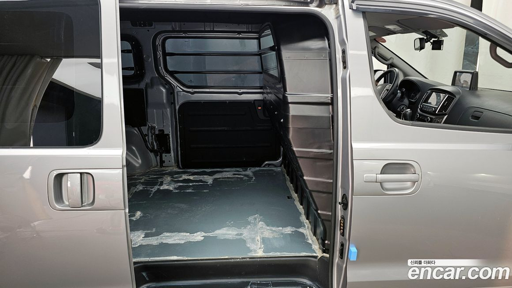 Hyundai The New Grand Starex Van 3-х местный (06.2020)