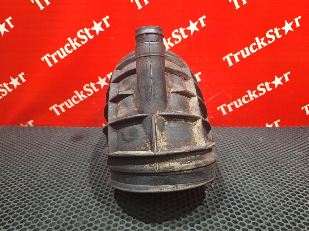 Патрубок воздушного фильтра 2018г