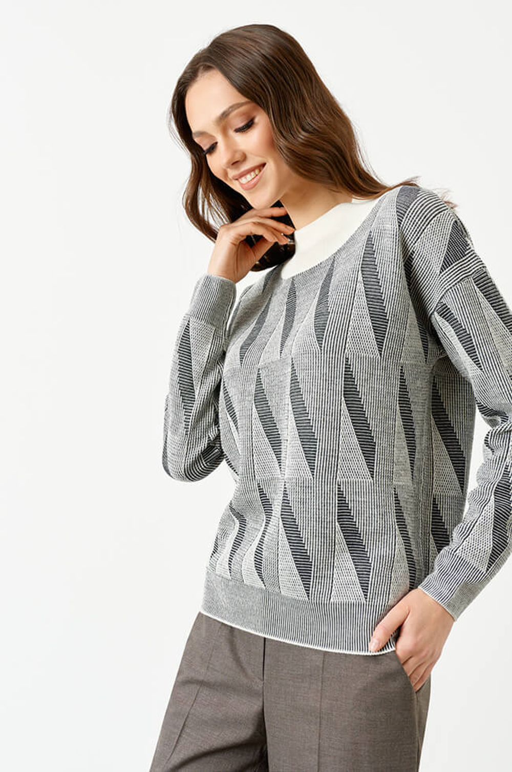 22776 Джемпер женский (черно-молочный)