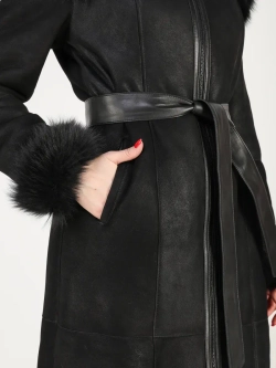 Дубленка зимняя натуральная с капюшоном длинная