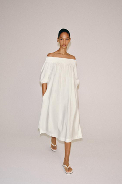 ZARA ПЛАТЬЕ МИДИ С ОТКРЫТЫМИ ПЛЕЧАМИ — ZW COLLECTION, БЕЛЫЙ