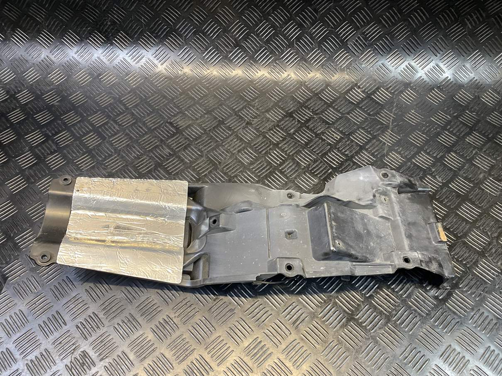 Подкрылок Suzuki GSR400 (GK7DA)