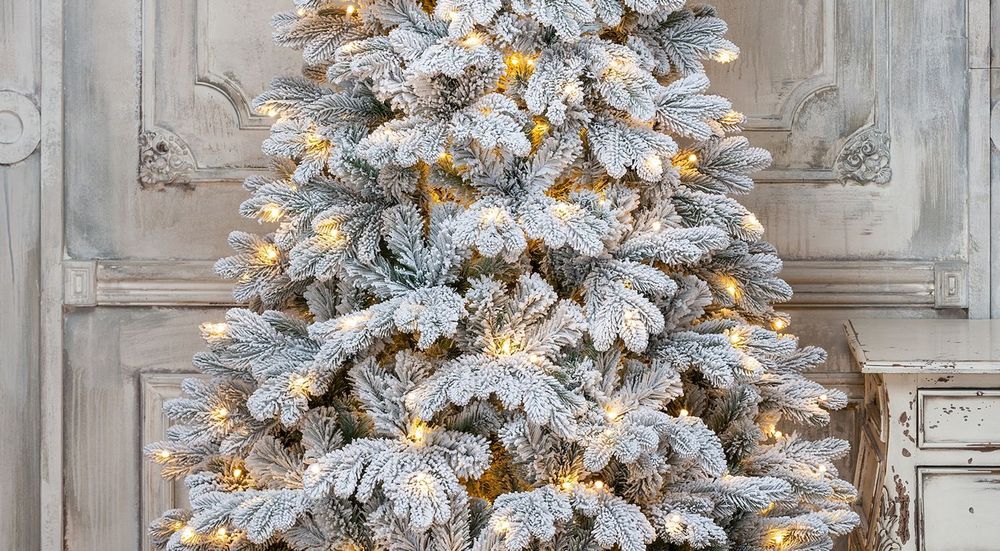 Заснеженная елка с гирляндой «Аляска» (Литая+пвх) от 1.8 м до 3 м