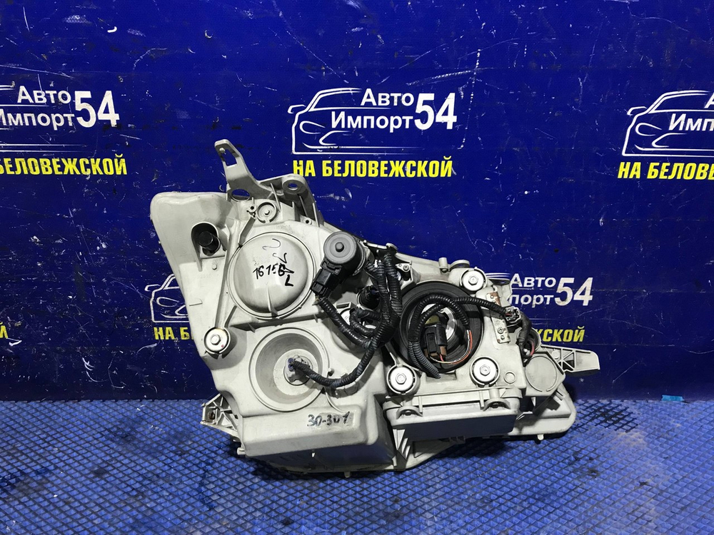 Фара передняя левая TOYOTA CROWN 2005-2008