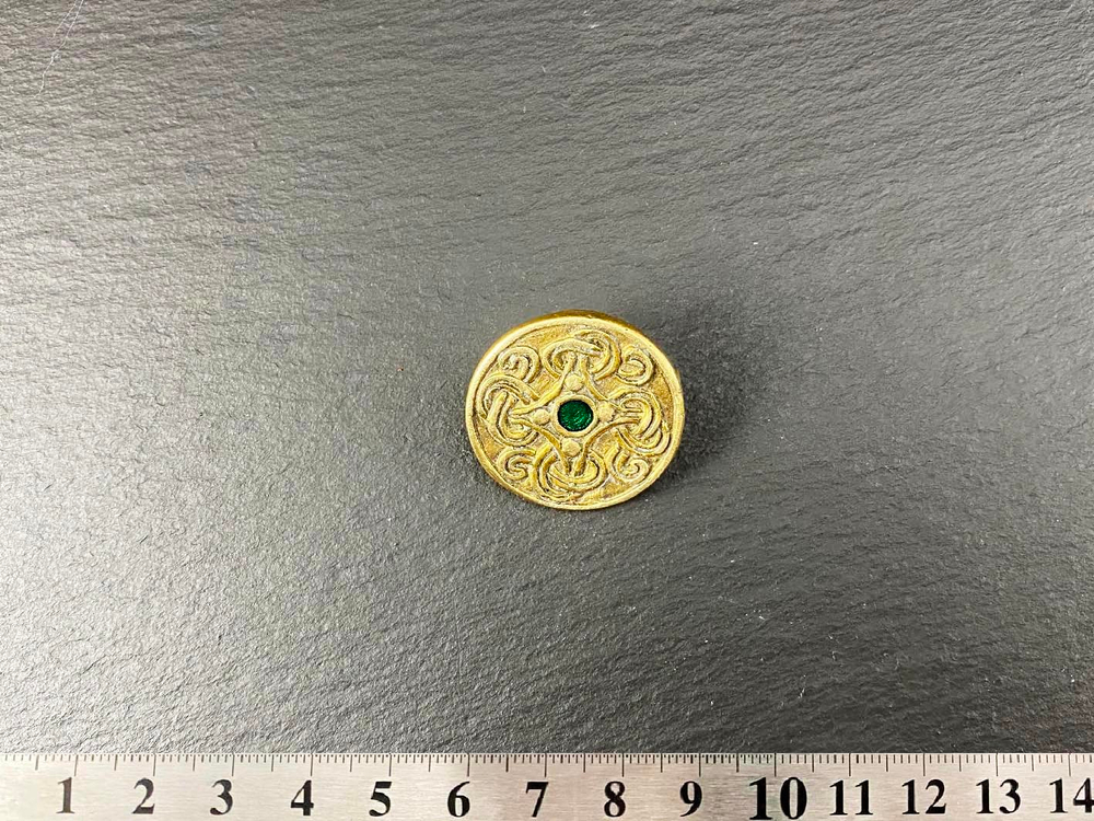 Фибула. Англия 10-11 в. (круглая, эмаль)