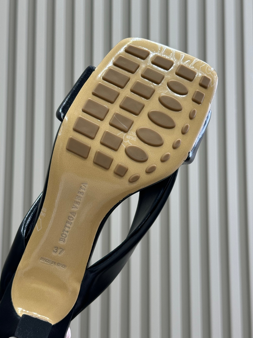 Bottega Veneta Riva Mule (6 colors)