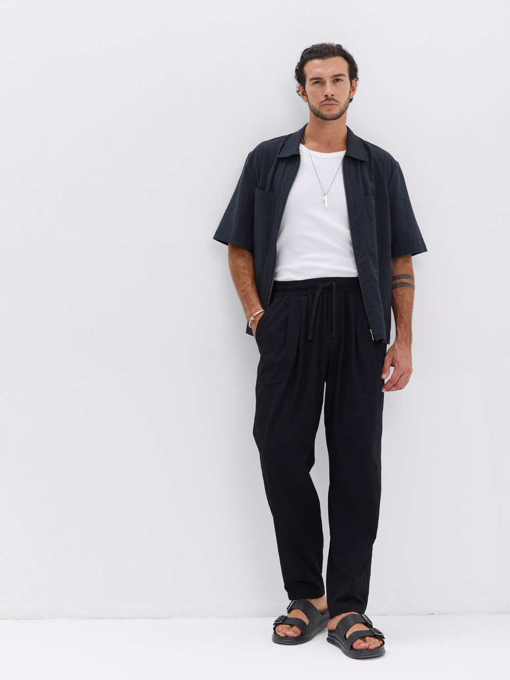 Штаны хлопковые с защипами