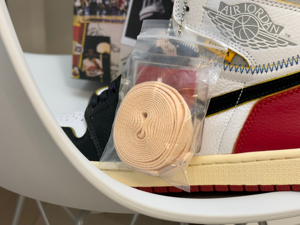 Air Jordan 1 Retro High Union - Black Toe