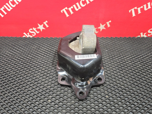 Подушка двигателя задняя 2016 г