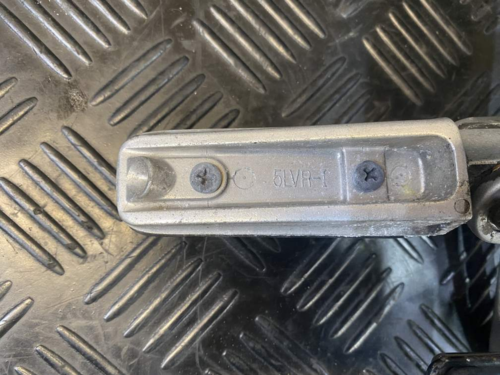 Подножки правые Yamaha FJR1300A RP13A 2010 (с кронштейном)