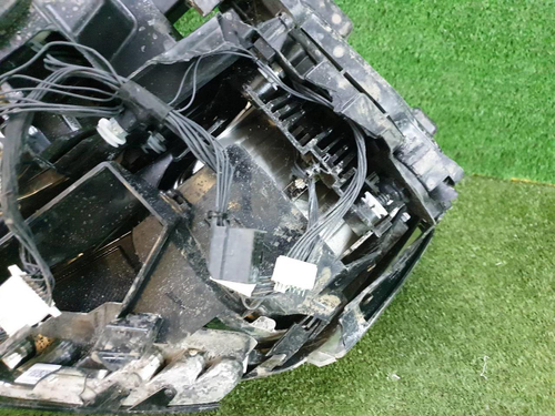 Битая Фара правая VW Passat B8 (2014-2020) LED