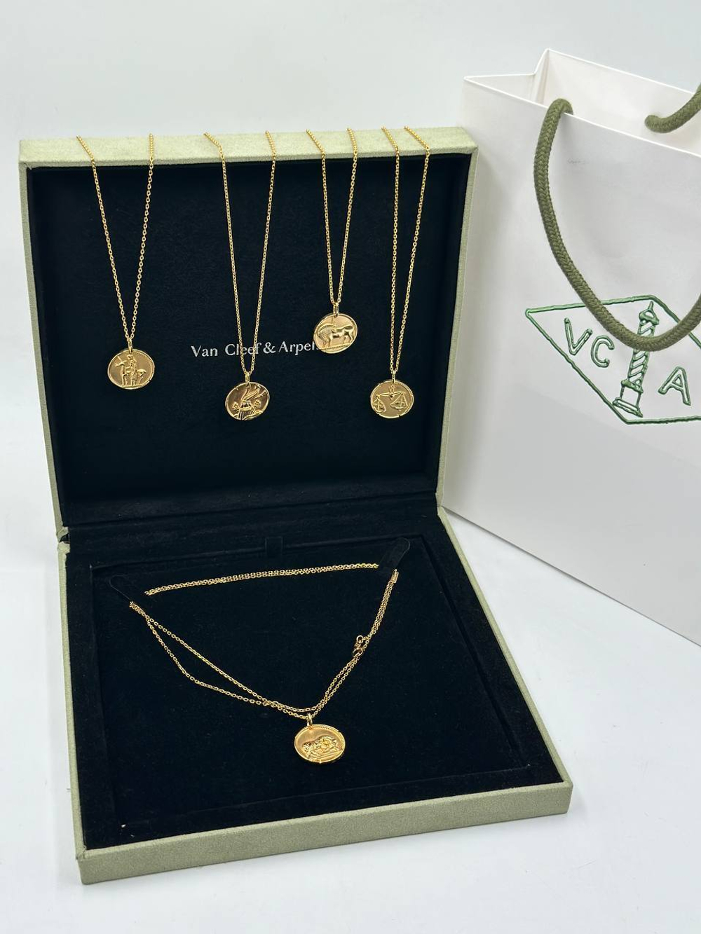 Кулон Van Cleef & Arpels