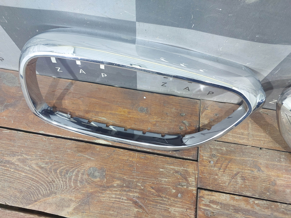 Молдинги решетки радиатора  BMW 5 (G30) аналог БУ 51137383519