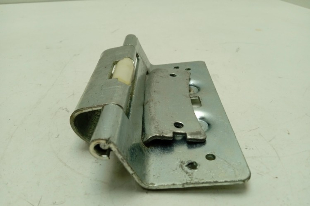 FE1014N кт140 Петля люка для стиральной машины Zanussi FE1014N б/у