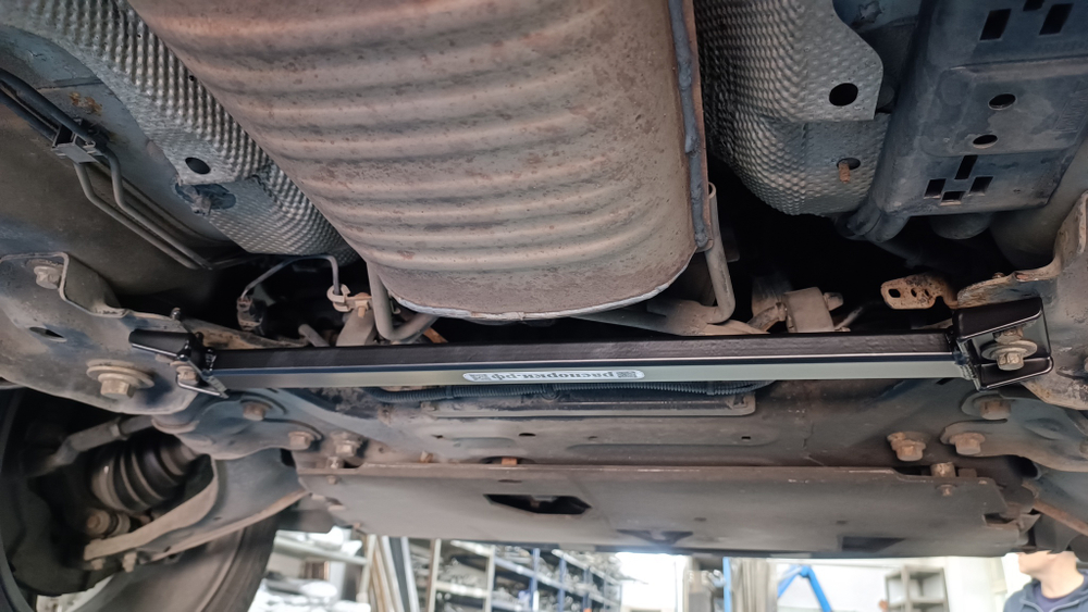 Усилитель переднего подрамника (передний привод) Volvo S80 2 и Volvo XC70 3 дизель полный привод (ПОД ЗАКАЗ)