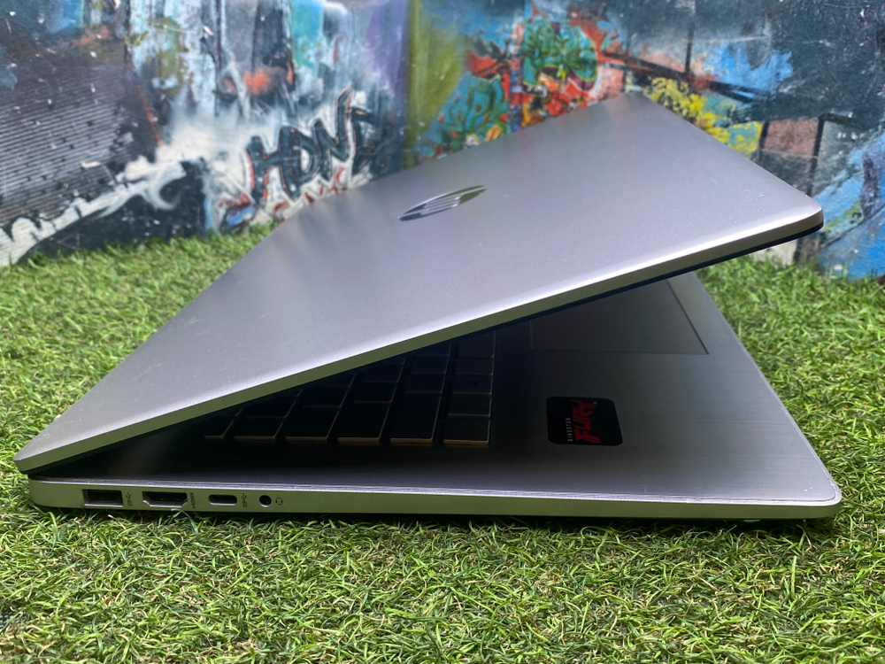 Ноутбук HP i5-11/16Gb/MX 350 2Gb/FHD/17-CN0049UR 491N1EA/Windows 10