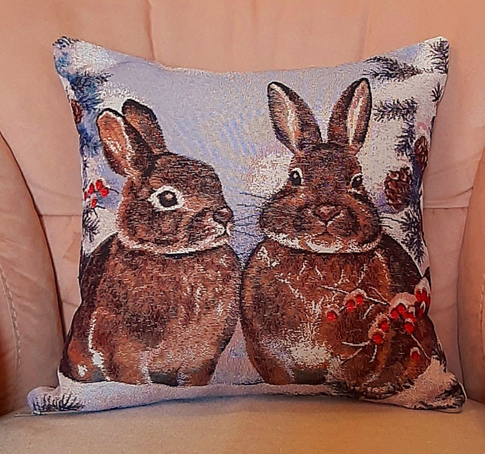 Декоративный гобеленовый чехол для интерьерной подушки Свидание зайчат 47*47